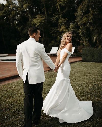 Elegant Mermaid Off the Shoulder White Satin Long Wedding Dresses