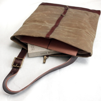 TM1985 Waxed Envelope Messenger Bag