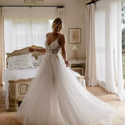 Fairy a line v neck tulle wedding dresses with appliques - Thumbnail 2