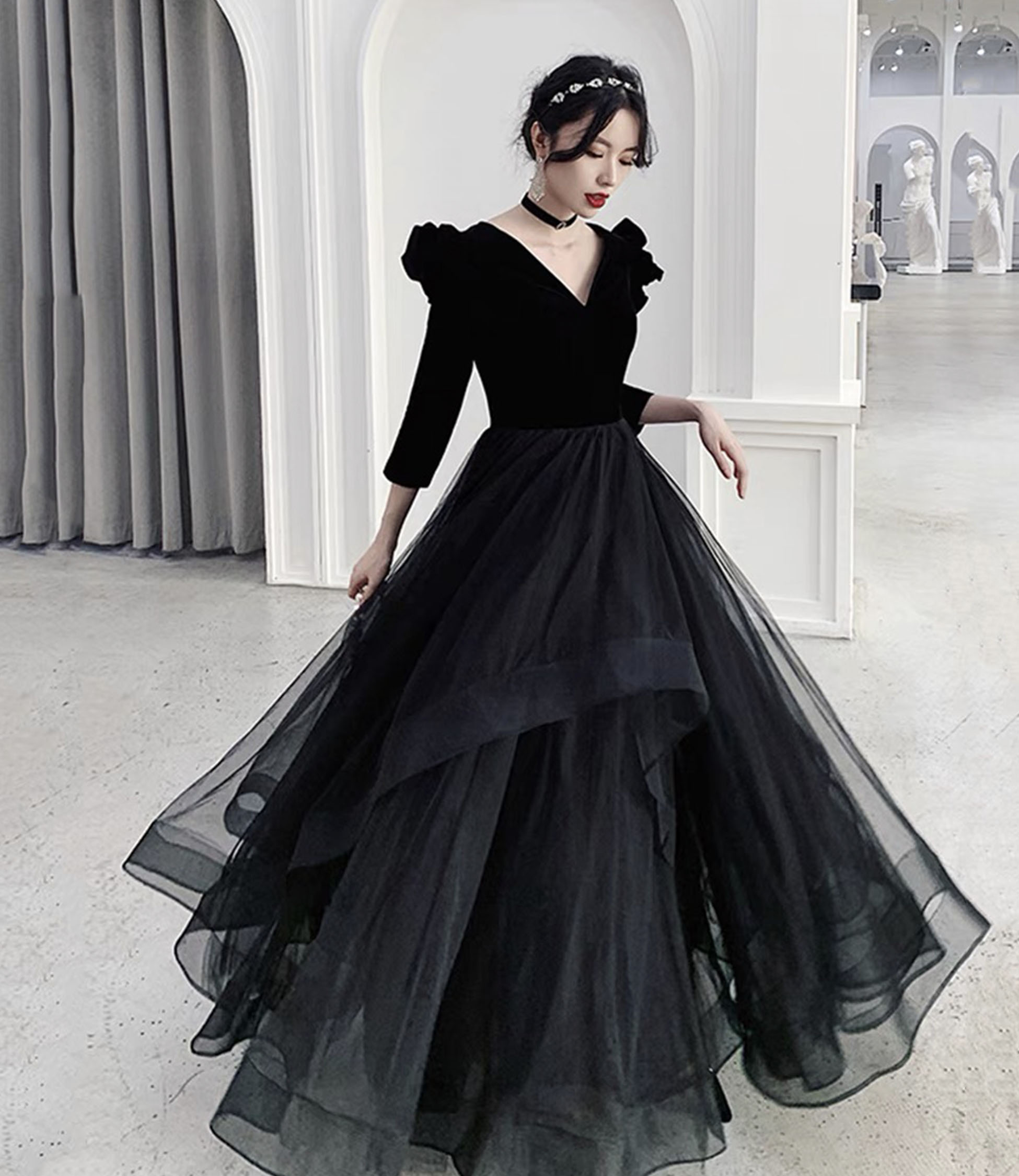 Black V-neck long sleeve prom dress black evening dress