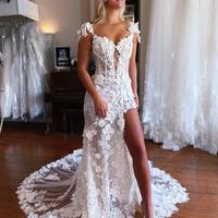 Luxurious Mermaid V Neck Lace Wedding Dresses with 3D Appliques - Thumbnail 1