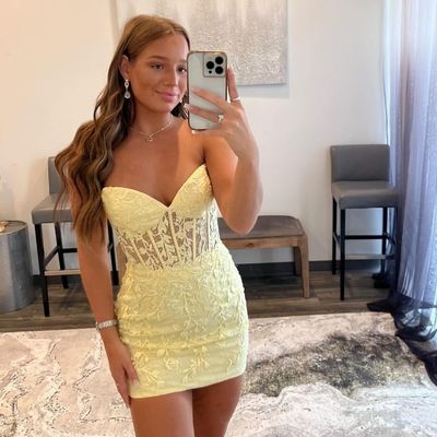 Cute Sweetheart Daffodil Lace Short Homecoming Dresses with Beading