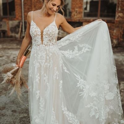 Elegant a line v neck straps lace wedding dresses - Thumbnail 1