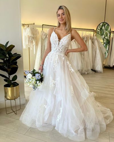 Fairy V Neck Tulle Wedding Dresses with Appliques