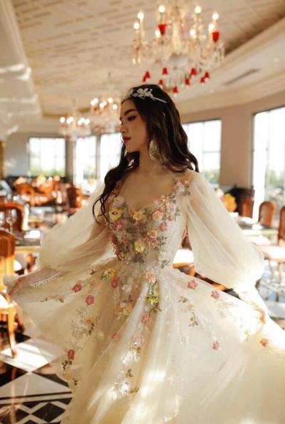 Beautiful Tulle Light Champage Prom Dress With Flowers Pruffy Sleeves