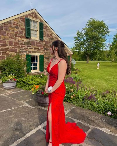 Charming Mermaid V Neck Red Lace Prom Dresses with Slit