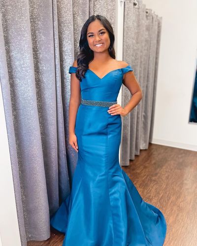 Charming Mermaid Off the Shoulder Blue Satin Long Prom Dresses with Beading