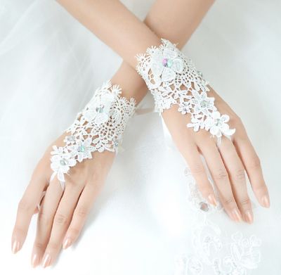 Whtie Vintage Style Lace Applique Rhinestone Wedding Bridal Short Gloves