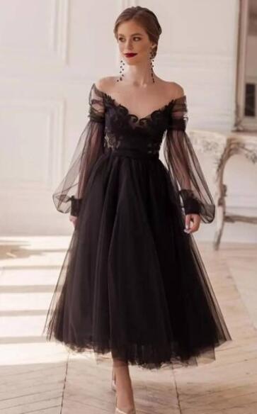 Off-the-shoulder Ankle-length Long Sleeve Tulle Prom Dress with Appliques