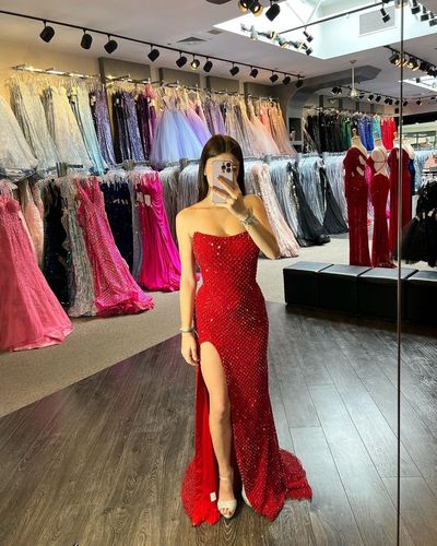 Gorgeous Mermaid Strapless Red Sequins Long Prom Dresses