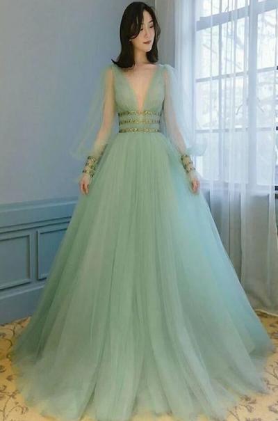 A Line Mint Green V-Neck Tulle Long Prom Dresses