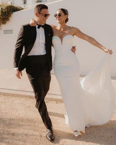 Elegant Mermaid Sweetheart Satin Beach Wedding Dresses