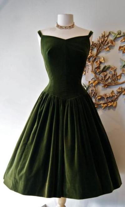 Vintage Dark Green Velvet Tea Length Prom Dresses