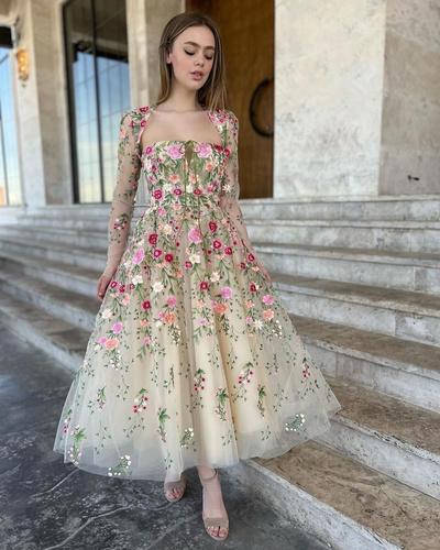 Elegant Floral Tulle Prom Dresses Long Sleeves Lace Appliques Flowers A-Line Evening Gown Formal Party Dress