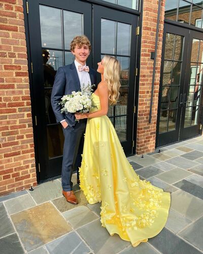 Fashion A Line Yellow Satin Prom Dresses with 3D Flowers