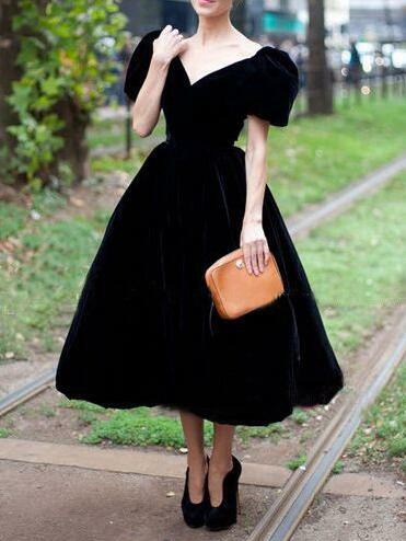 Beautiful Velvet V Neck Tea Length Prom Dresses With Short Sleeves