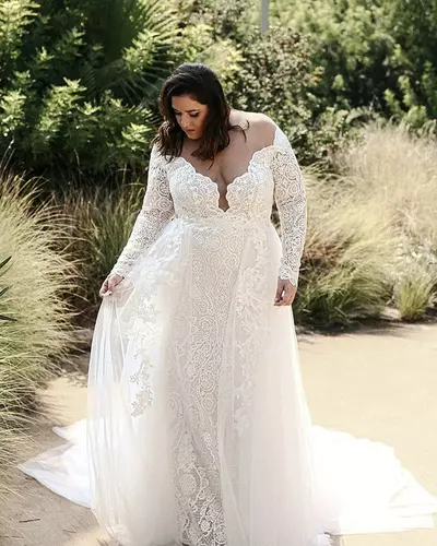 Plus Size Long Sleeve Lace Wedding Dress Bridal Dress