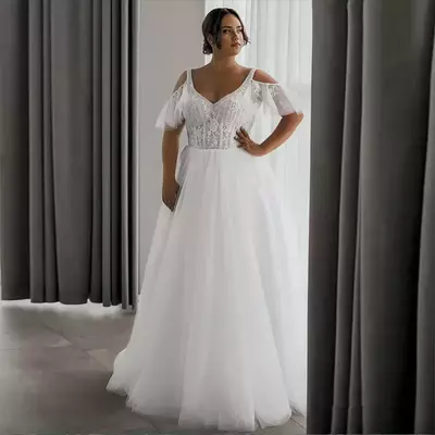 Gorgeous Plus Size Wedding Dresses Bridal Gown Lace Applique Sweep Train V Neck Cap Sleeves Off the Shoulder Tulle Beaded Beach