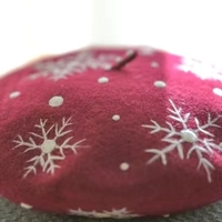 Christmas Berets,Snowflake Pattern Berets, Wool Felt Hats,Burgundy Woolen Berets,  - Thumbnail 2
