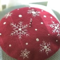 Christmas Berets,Snowflake Pattern Berets, Wool Felt Hats,Burgundy Woolen Berets,  - Thumbnail 3