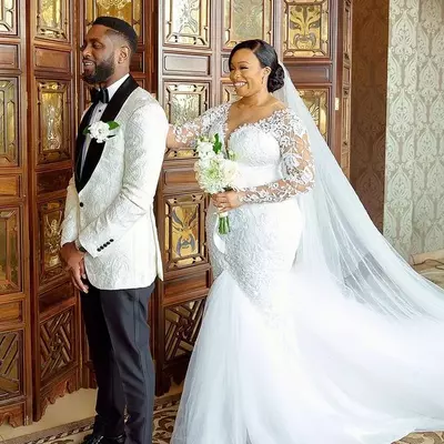 Plus Size Arabic Aso Ebi Lace Beaded Mermaid Wedding Gowns Sheer Neck Long Sleeves Vintage Bridal Dresses