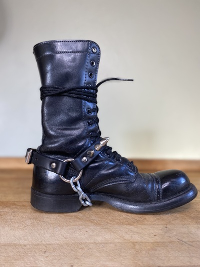 1-Row Tall British Stud Bootstrap (x1)