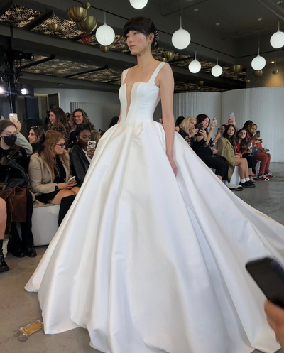 2024 Design Wedding Dresses with Square Neck