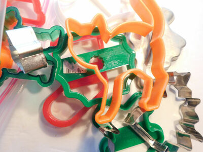 Assorted Christmas Cookie Cutters Metal & Plastic Lot