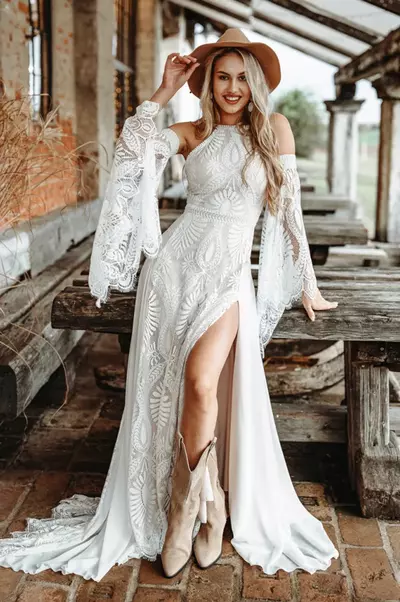 Chic Crochet Lace Bohemian Wedding Dress With Detachable Poet Long Sleeves Thin Straps Deep Split Side Beach Bride Gown