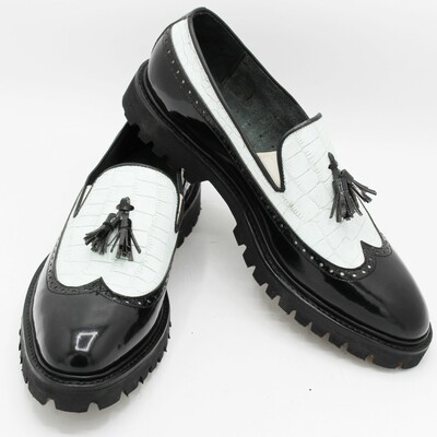 Crafted leather black patent and white crocodile tassel loafers wingtip dress shoes - Thumbnail 4