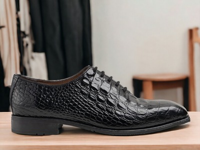 Handmade Men's Black Alligator Print Leather Laceup Shoes