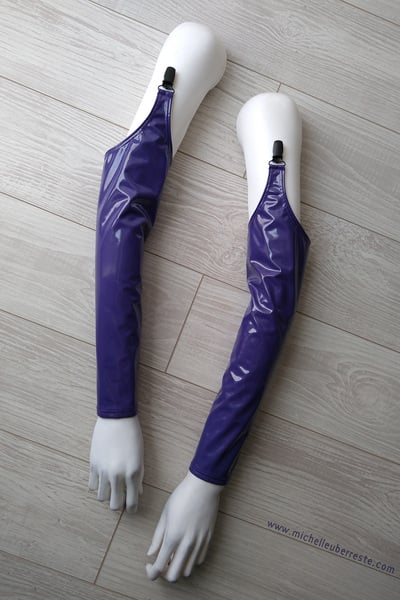 Intrigue Garter Sleeves - Violet