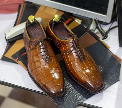 Men's Brown Alligator Print Leather Lace Up Fashion Handmade Office Shoes