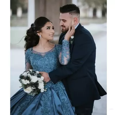 Elegant Gorgeous Blue Evening Dresses Scoop Neck Long Illusion Sleeves Lace Applique Satin Beaded Formal Dress Celebrity Pageant Party Gowns