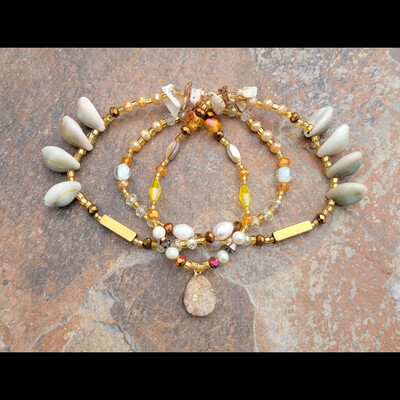 BEACH GODDESS 👑🌊✨️ GLOW IN THE DARK CRYSTAL & GEMSTONE HANDMADE WAIST BEADS By Nubian Collection Artwear👑🎨