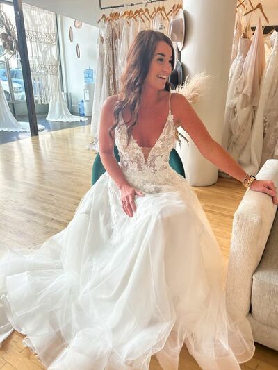 Simple V Neck Lace Wedding Dress Bridal Gown