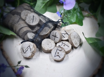 Driftwood 25 piece Elder Futhark rune set