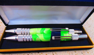 #51 Pen/Pencil set in Green Lavalamp