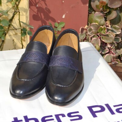 Crafted leather dark blue leather classic loafers moccasin dress shoes for men  - Thumbnail 3