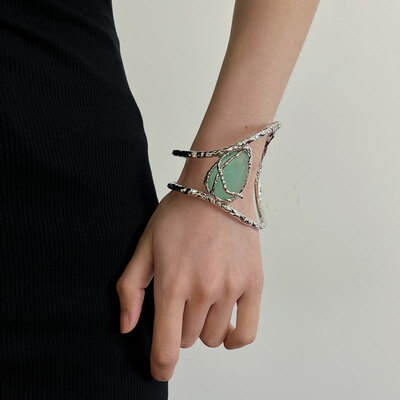 Vintage Wrapped Gem Bangle Bracelet