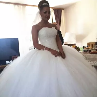 Crystal Beaded Wedding Dresses New Luxury Designer Sweetheart Tulle Puffy Ball Gown Lace up Bridal Gowns