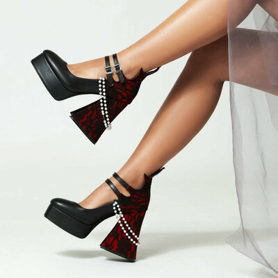 Gothic Lace Splicing Pearl Chain Pumps