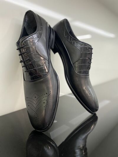 Black Leather Brogue Tow With Alligator Texture Best Outfit Handmade Lace Up Shoes Specially Design For Wedding