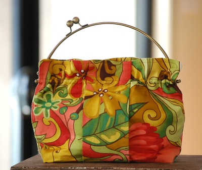 Kiss Lock Clutch - Pastel Colours in Pink, Lime & Yellow