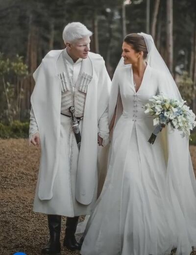 Luxury Long Sleeve V Neck Wedding Dress Bridal Gowns