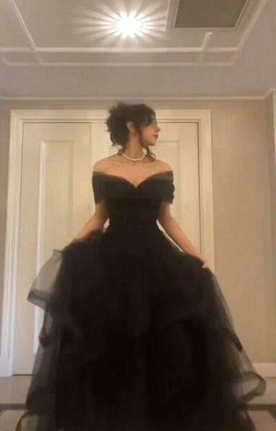 A-Line Black Off Shoulder Tulle Formal Prom Dresses