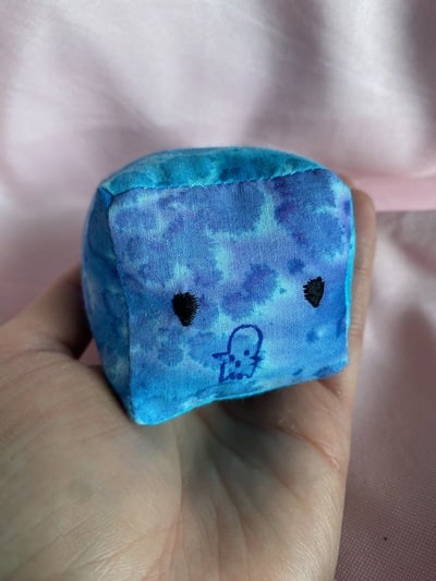 Blue Jellycube Cat Toy