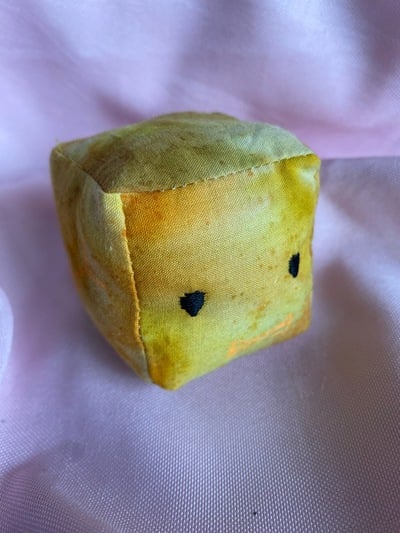 Yellow Jellycube Cat Toy