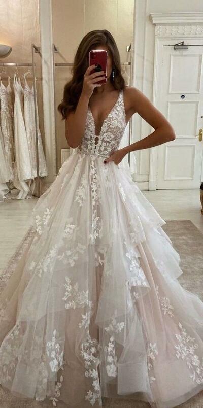 Charming Ivory sleeveless v-neck applique ruffles wedding dress