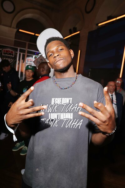 If she don't hawk tuah, I don't wanna tawk tuha t-shirt Unisex